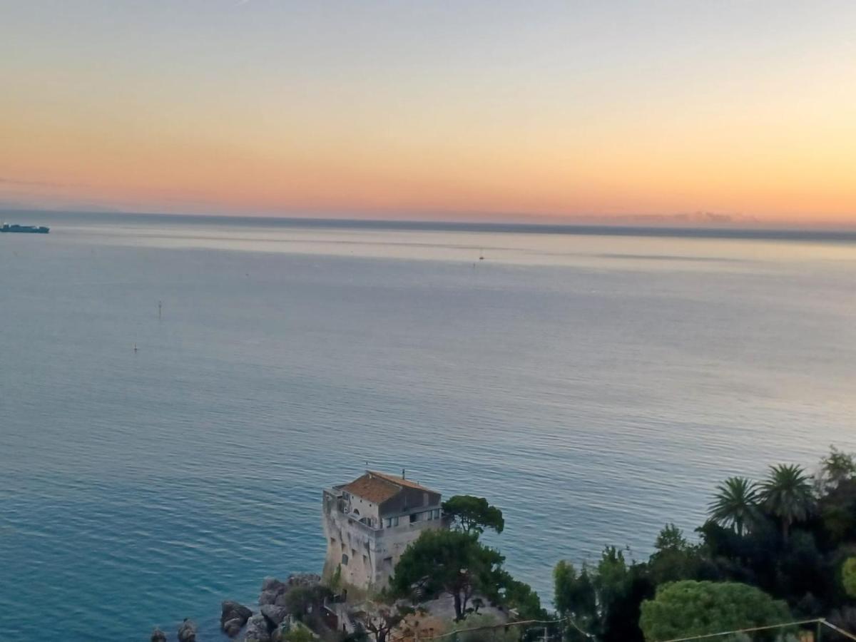 B&B Charming House Salerno Luaran gambar